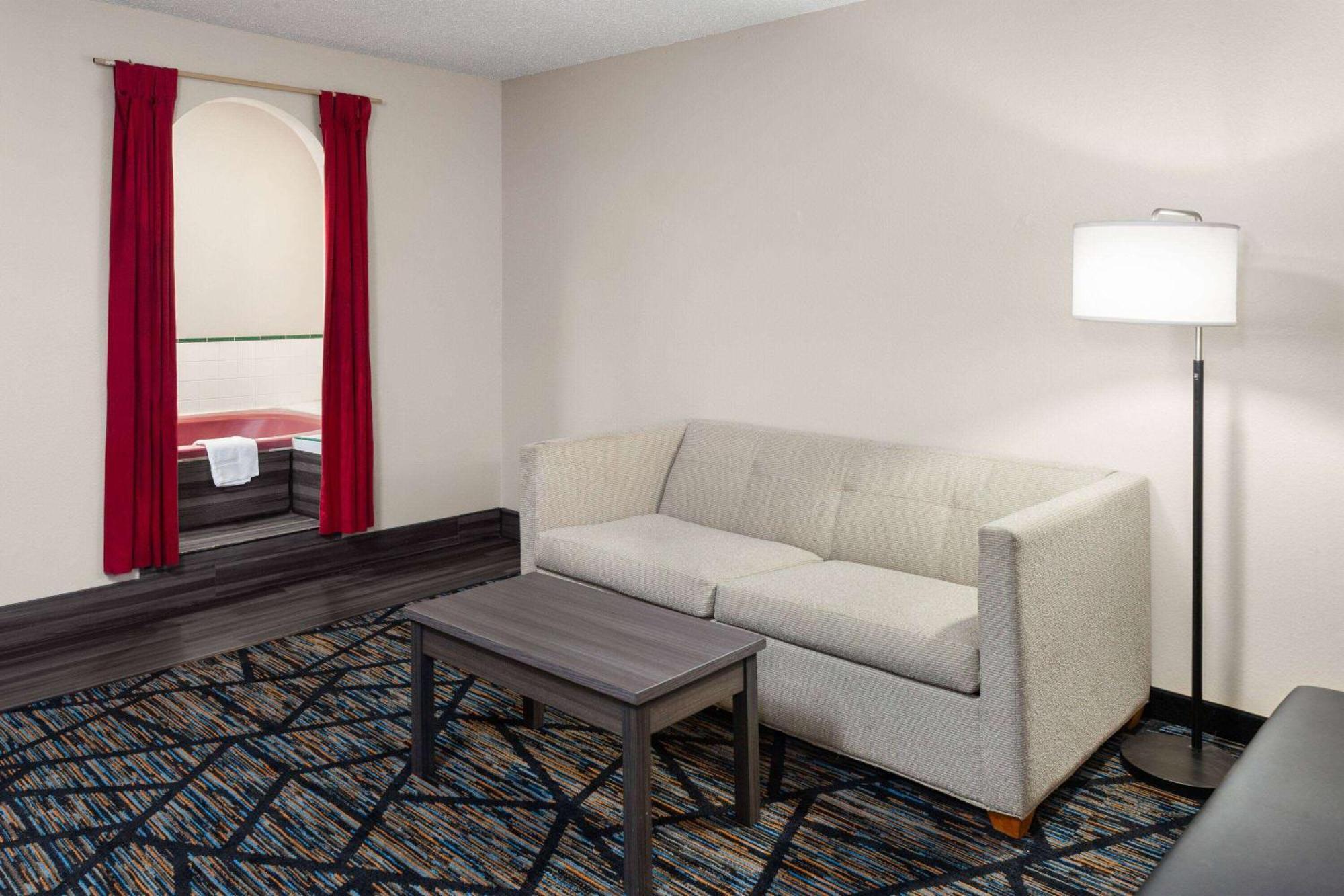 Super 8 By Wyndham Mt. Vernon Mount Vernon Экстерьер фото